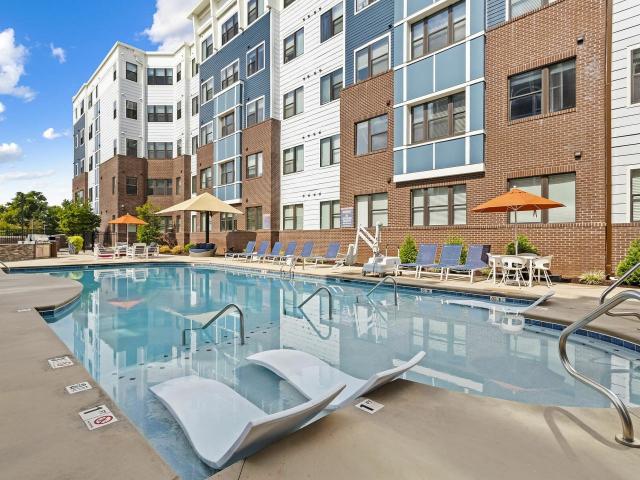 1 BR, 1 BA Apartment 303 W Blount Ave Unit Private Priced By Bed, Knoxville, TN 37920