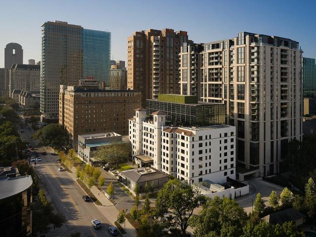 1 BR, 1 BA Apartment 3003 Maple Ave Unit 2012, Dallas, TX 75201