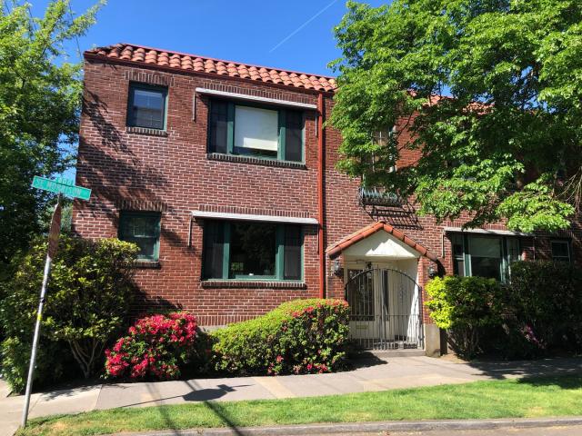 1 BR, 1 BA Apartment 3005 SE Morrison Street, Portland, OR 97214