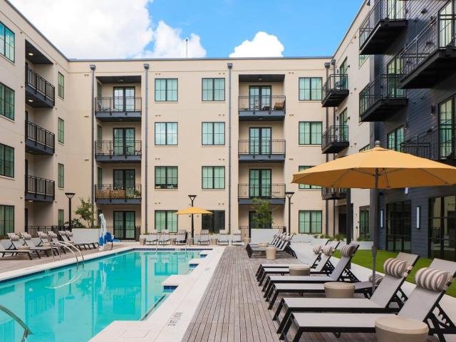 1 BR, 1 BA Apartment 300 E. Broad Street Unit 242, Savannah, GA 31401
