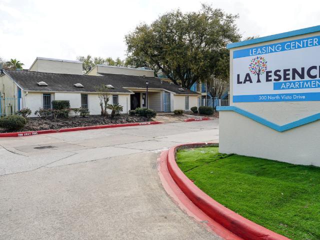 1 BR, 1 BA Apartment 300 N Vista Dr Unit 1513, Houston, TX 77073
