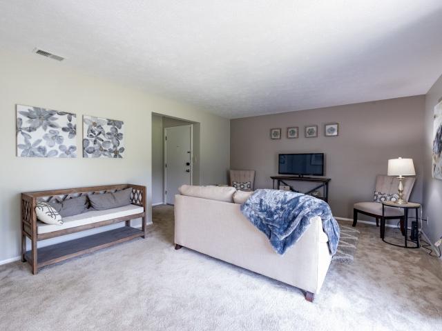 1 BR, 1 BA Apartment 302 Village Drive Unit 01103, Mishawaka, IN 46545