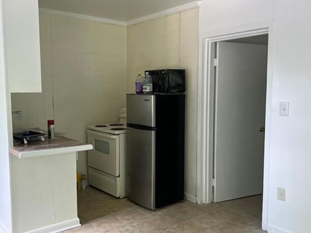 1 BR, 1 BA Apartment 304 W Sevier Heights, Unit 3, Greeneville, TN 37745