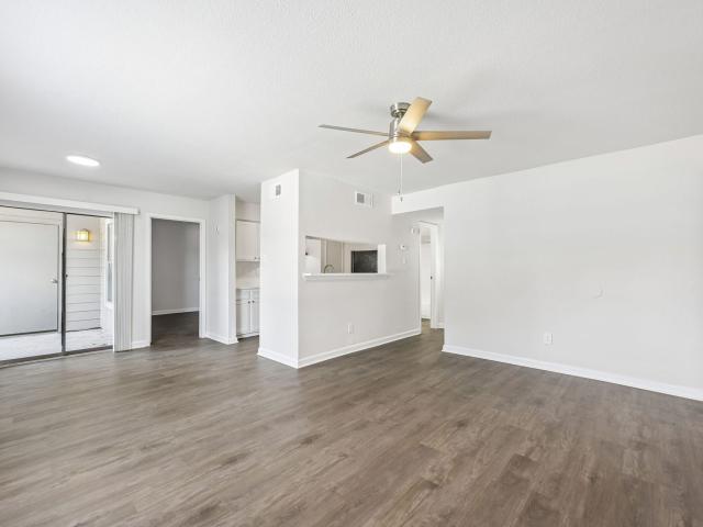 1 BR, 1 BA Apartment 305 West Baker Road Unit 1010, Baytown, TX 77521