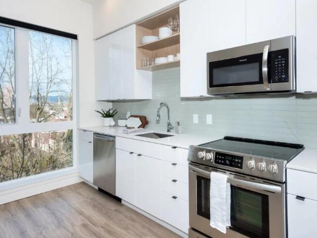 1 BR, 1 BA Apartment 310 South East 12th Avenue Unit 307, Portland, OR 97214