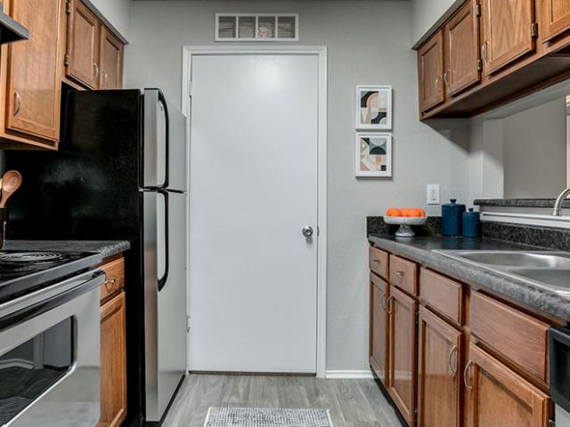 1 BR, 1 BA Apartment 3124 Woodview Ridge Drive Unit 16206, Kansas City, KS 66103