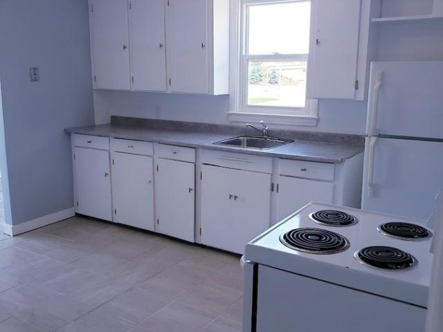1 BR, 1 BA Apartment 3134 Walker Rd Unit 3, Windsor, ON N8W 3R5