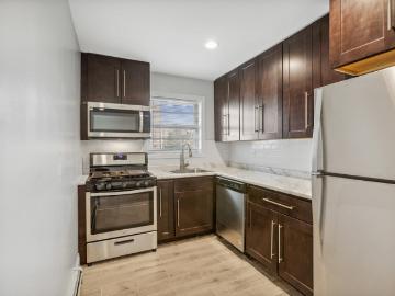 1 BR, 1 BA Apartment 314 Oakwood Ave Unit B8, Orange, NJ 07050