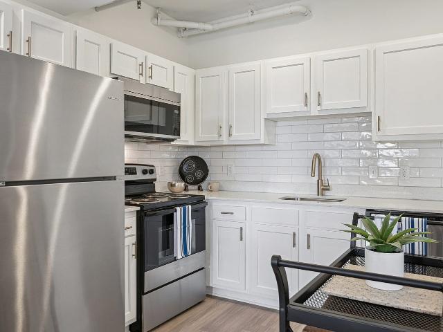 1 BR, 1 BA Apartment 323 W Broadway Unit 502, Louisville, KY 40202