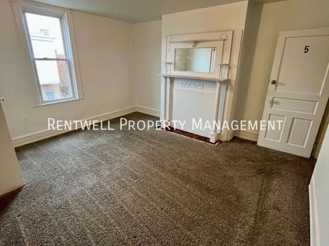 1 BR, 1 BA Apartment 3202 Joe Hammer Square, Pittsburgh, PA 15213