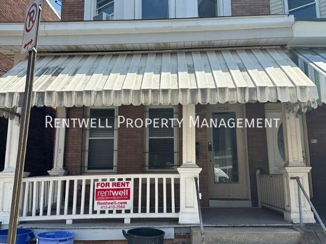 1 BR, 1 BA Apartment 3202 Joe Hammer Square, Pittsburgh, PA 15213