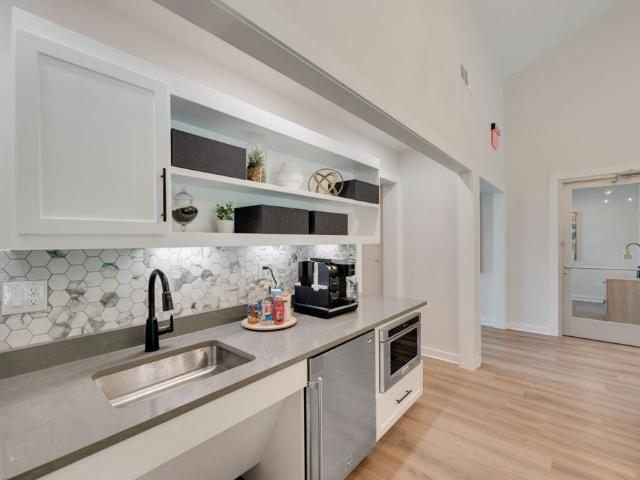 1 BR, 1 BA Apartment 320 East Wintergreen Rd Unit 03I, Desoto, TX 75115