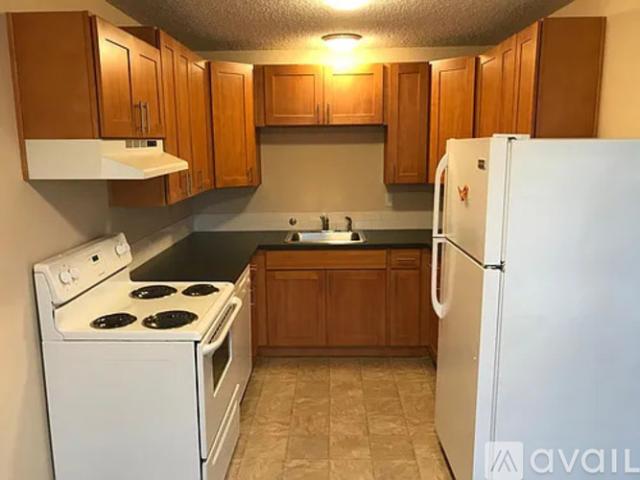 1 BR, 1 BA Apartment 3237 14th Avenue West, Unit 103, Seattle, WA 98119