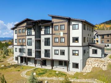 1 BR, 1 BA Apartment 3245 N 37th St Unit 202, Milwaukee, WI 53216