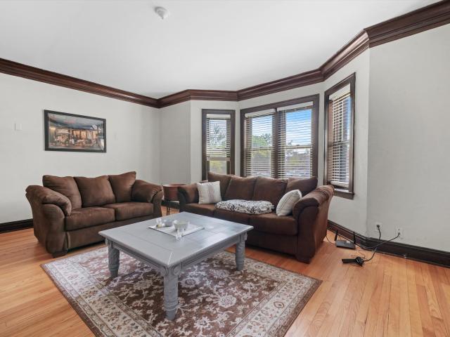 1 BR, 1 BA Apartment 32 Lawton Rd, Riverside, IL 60546