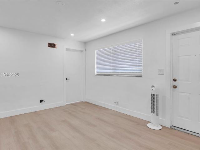 1 BR, 1 BA Apartment 32 Southwest 9th Street, Hallandale Beach, FL 33009