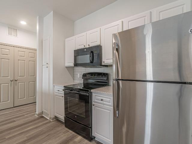 1 BR, 1 BA Apartment 333 East Slaughter Lane Unit 02 0226, Austin, TX 78744