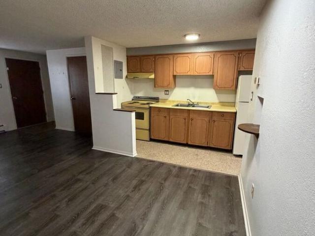 1 BR, 1 BA Apartment 3305 S Clarkson St, Englewood, CO 80113