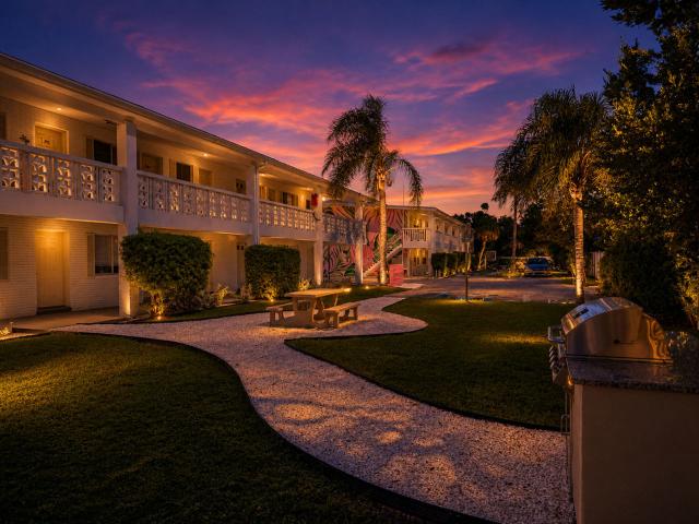 1 BR, 1 BA Apartment 3316 31st Avenue North Unit 204, Saint Petersburg, FL 33713
