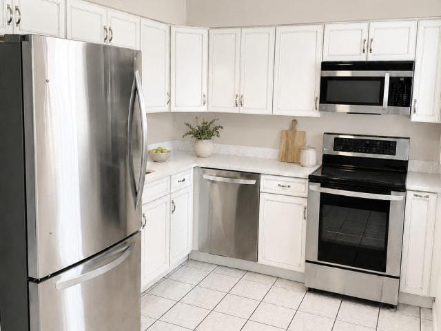 1 BR, 1 BA Apartment 3325 Airport Pulling Rd N, Unit 5, Naples, FL 34105