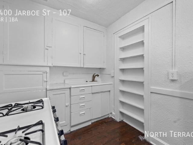 1 BR, 1 BA Apartment 4400 Jarboe St, Kansas City, MO 64111