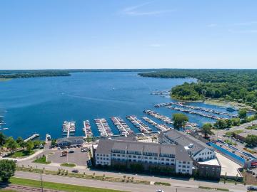 1 BR, 1 BA Apartment 4495 Lake Ave S Unit 323, Saint Paul, MN 55110