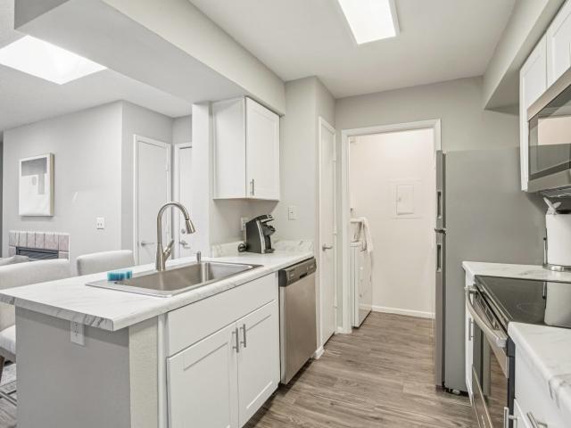 1 BR, 1 BA Apartment 4502 E Paradise Village Pkwy S Unit 2046, Phoenix, AZ 85032