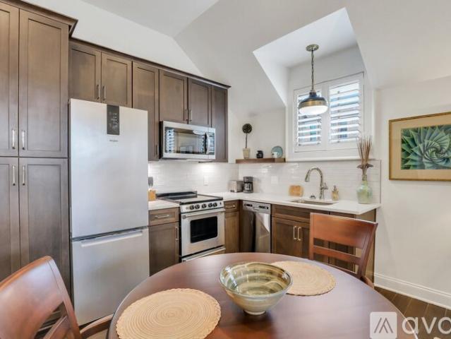 1 BR, 1 BA Apartment 450 Geo Meyer Ave, Unit C, Savannah, GA 31401