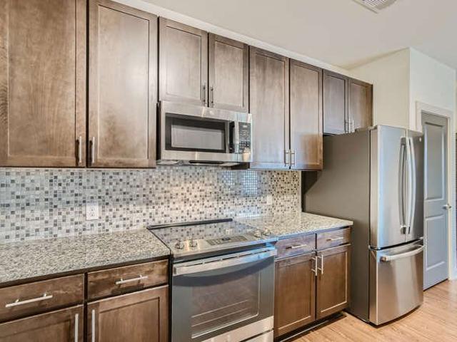 1 BR, 1 BA Apartment 4510 Charlotte Ave Unit 00 325, Nashville, TN 37209