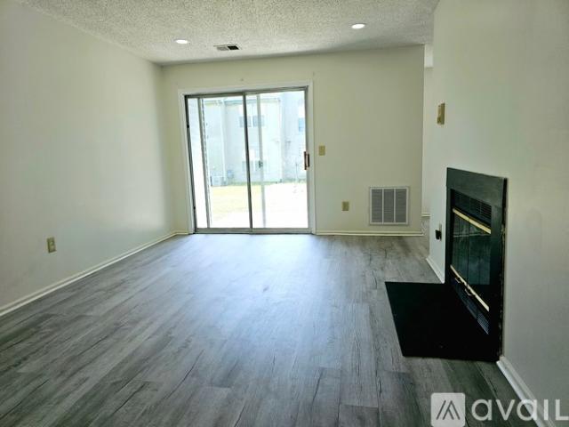 1 BR, 1 BA Apartment 45 Tanglewood Ct, Unit 45, Monmouth Jn, NJ 08852