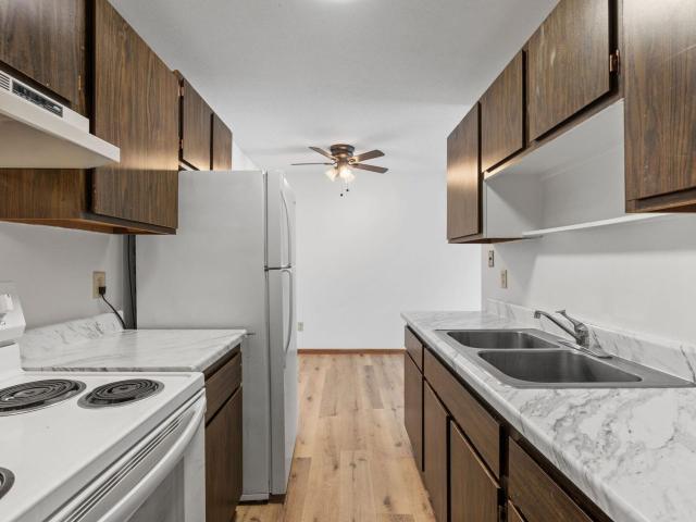 1 BR, 1 BA Apartment 4601 Shoreline Dr Apt 101 Unit 303, Spring Park, MN 55384