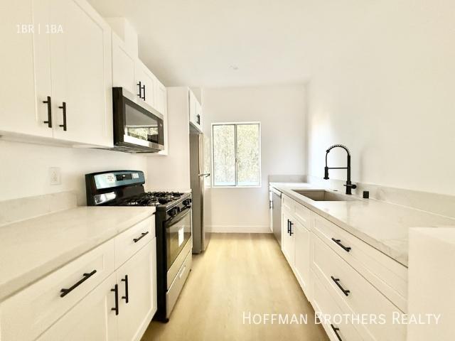 1 BR, 1 BA Apartment 4639 W 17th St, Los Angeles, CA 90019