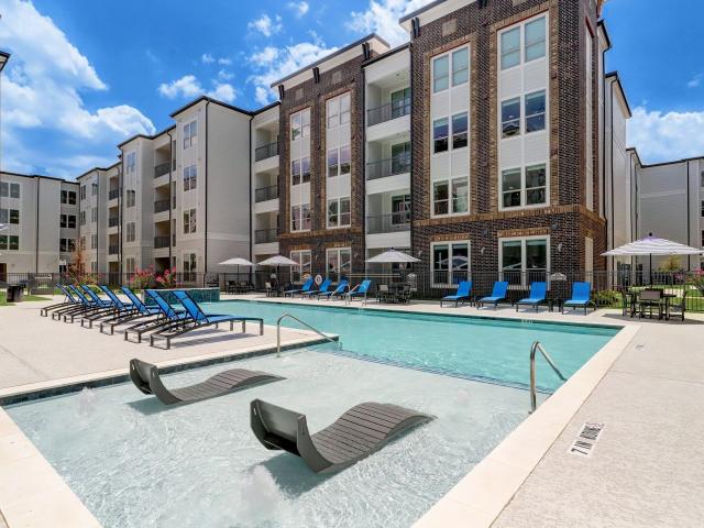 1 BR, 1 BA Apartment 4840 North Shepherd Drive Unit 3302, Houston, TX 77018