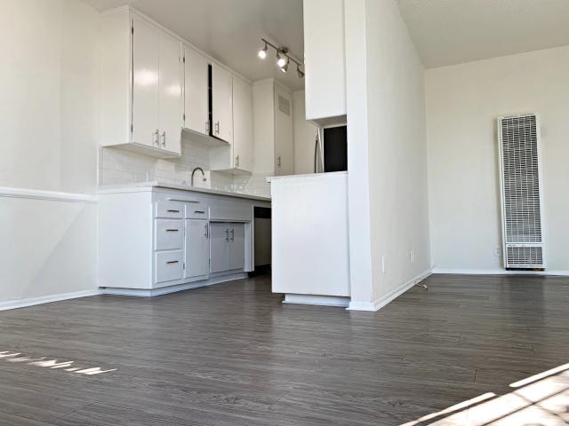 1 BR, 1 BA Apartment 4847 Slauson, Los Angeles, CA 90056