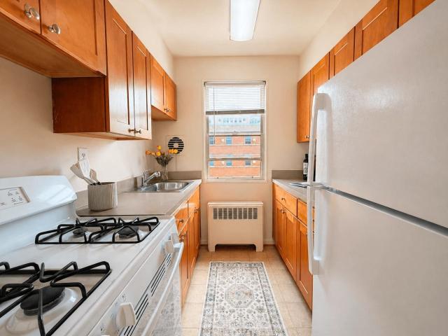 1 BR, 1 BA Apartment 4887 Battery Ln Unit 8102, Bethesda, MD 20814