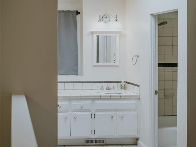 1 BR, 1 BA Apartment 4900 East Chapman Avenue, Orange, CA 92869