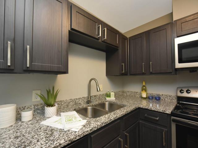 1 BR, 1 BA Apartment 4960 Edmondson Pike Unit P 17, Nashville, TN 37211