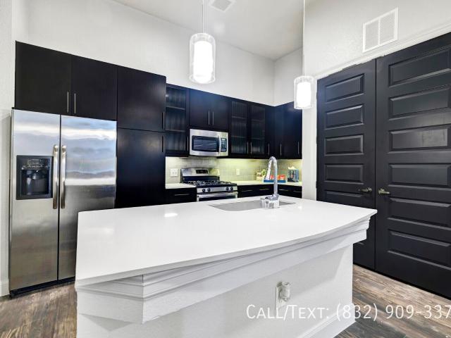 1 BR, 1 BA Apartment 4000 Westheimer Rd, Houston, TX 77027