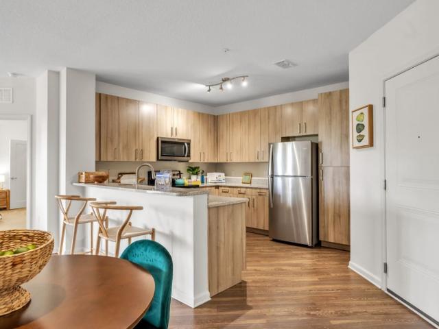 1 BR, 1 BA Apartment 400 N Orlando Ave Unit 522, Maitland, FL 32751