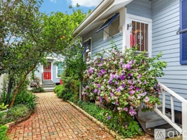 1 BR, 1 BA Apartment 4010 Laurel Street, New Orleans, LA 70115