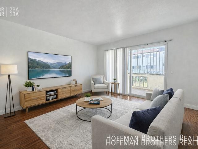 2 BR, 1 BA Apartment 401 S St Andrews Pl, Los Angeles, CA 90020