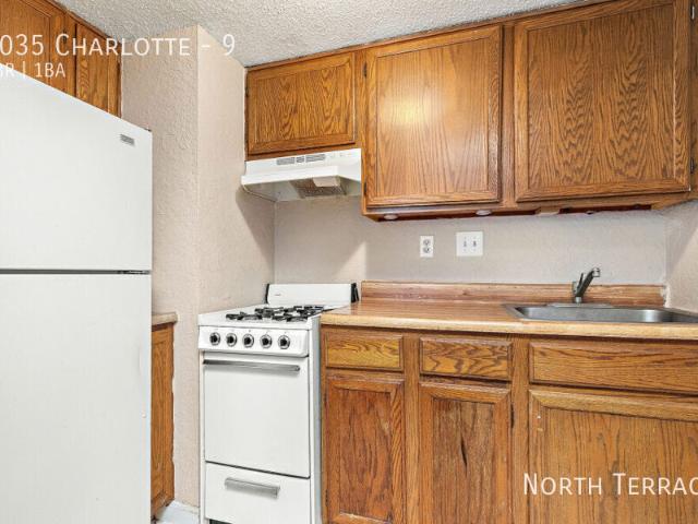 1 BR, 1 BA Apartment 4035 Charlotte, Kansas City, MO 64110