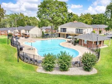 1 BR, 1 BA Apartment 407 Charlestown Ct Unit 409 C, Louisville, KY 40243