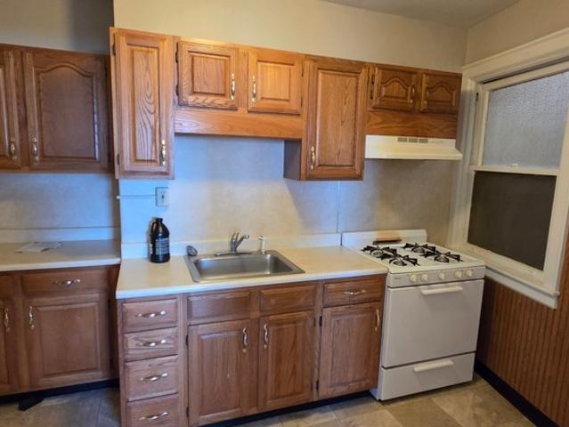 1 BR, 1 BA Apartment 4052 Penn Avenue, Unit 21, Sinking Spring, PA 19608