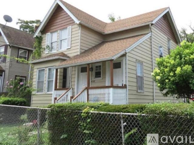 1 BR, 1 BA Apartment 405 Bellevue Street, Unit 2, Hartford, CT 06120