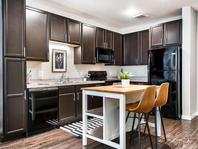 1 BR, 1 BA Apartment 406 SW 9th St Unit 208, Des Moines, IA 50309