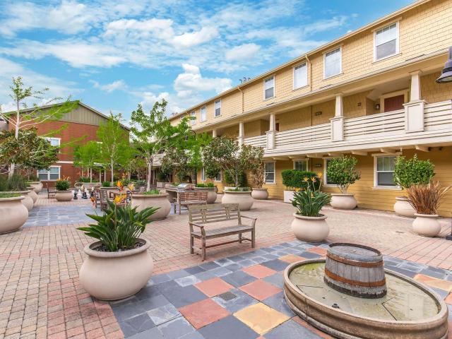 1 BR, 1 BA Apartment 4098 San Pablo Avenue Unit 311, Emeryville, CA 94608