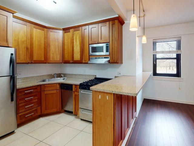1 BR, 1 BA Apartment 40 Kingshighway Boulevard Unit 10E, Saint Louis, MO 63108