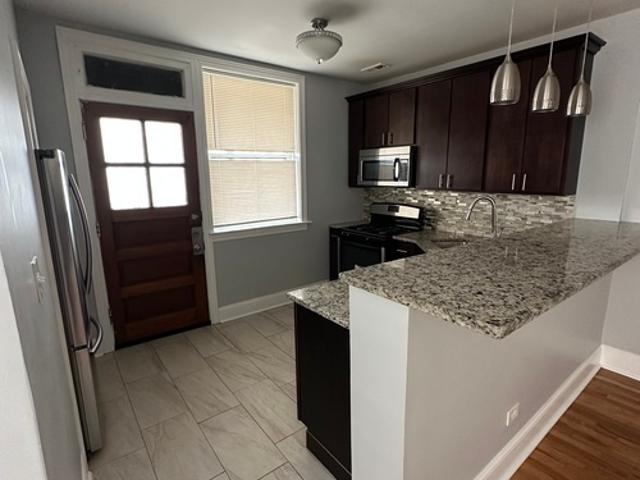 1 BR, 1 BA Apartment 413 E 113 Th St, Unit 3, Chicago, IL 60628