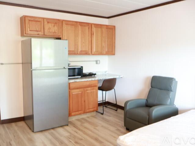 1 BR, 1 BA Apartment 413 South Main Street, Unit Unit 2, Elroy, WI 53929